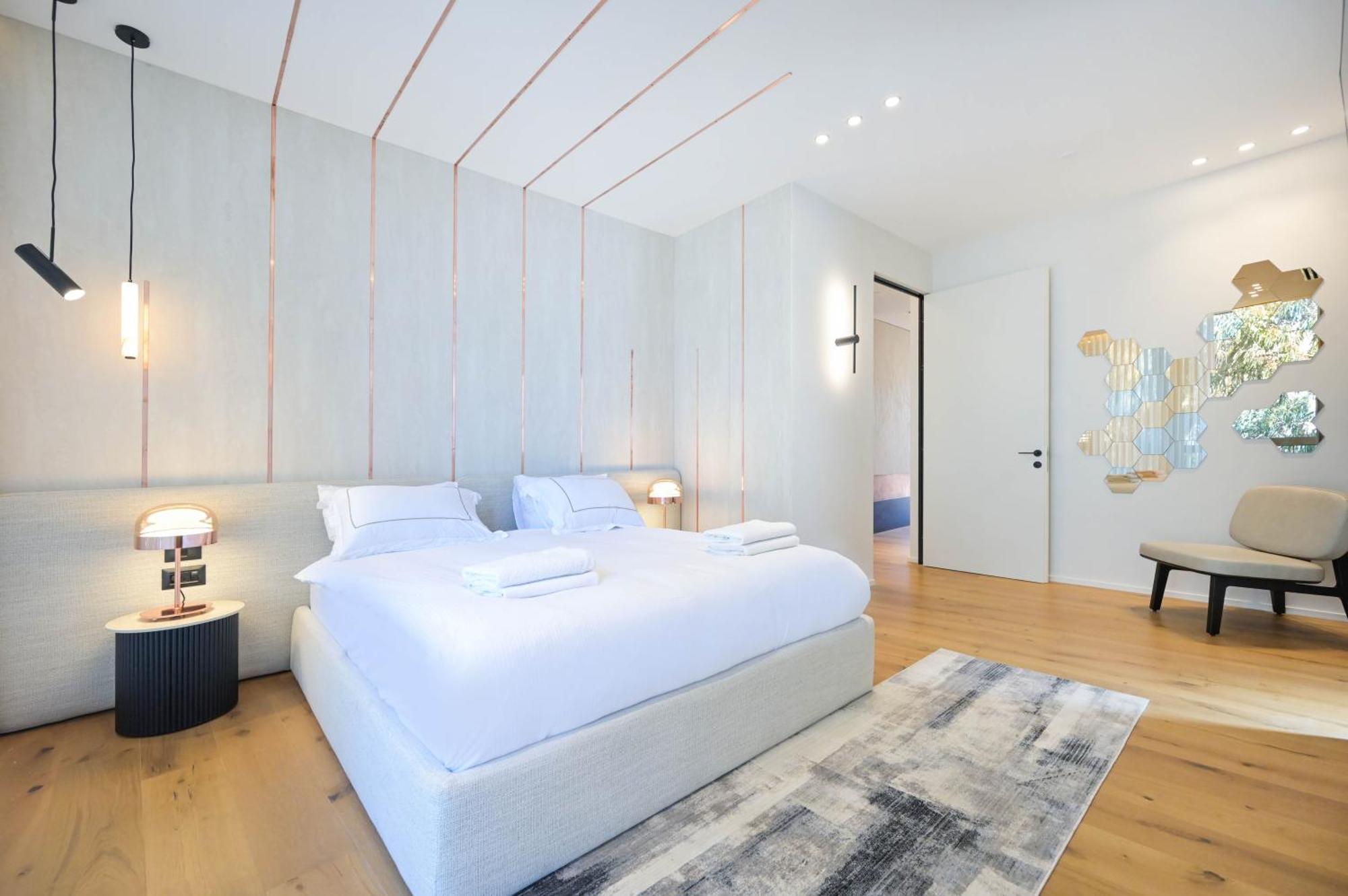 Apartment Luxury Modern 3br Penthouse W Pool By Holyguest *