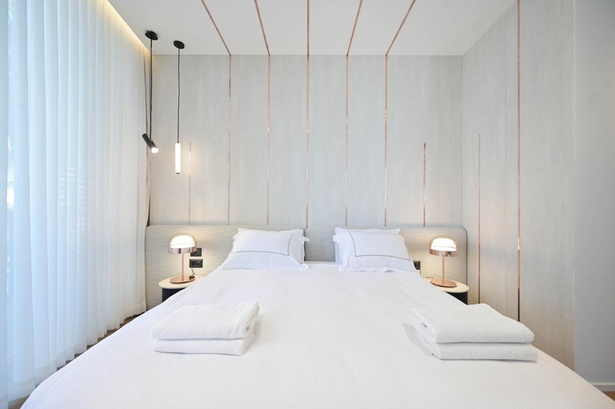 Apartment Luxury Modern 3br Penthouse W Pool By Holyguest